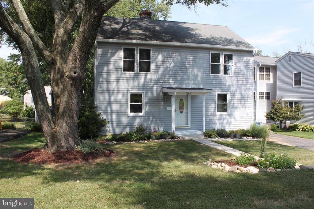 6818 Westlawn Dr, Falls Church, VA